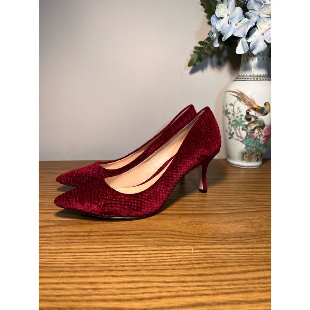Vince Camuto Burgundy Velvet Heels | size 8.5